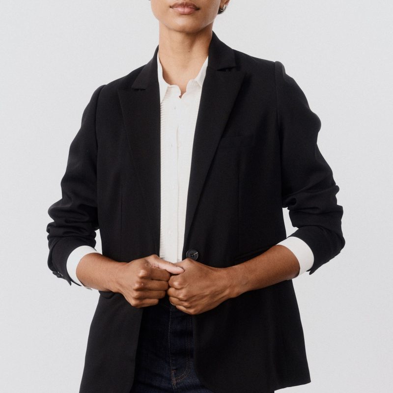 The Petite Classic Blazer That Upgrades You 2.0